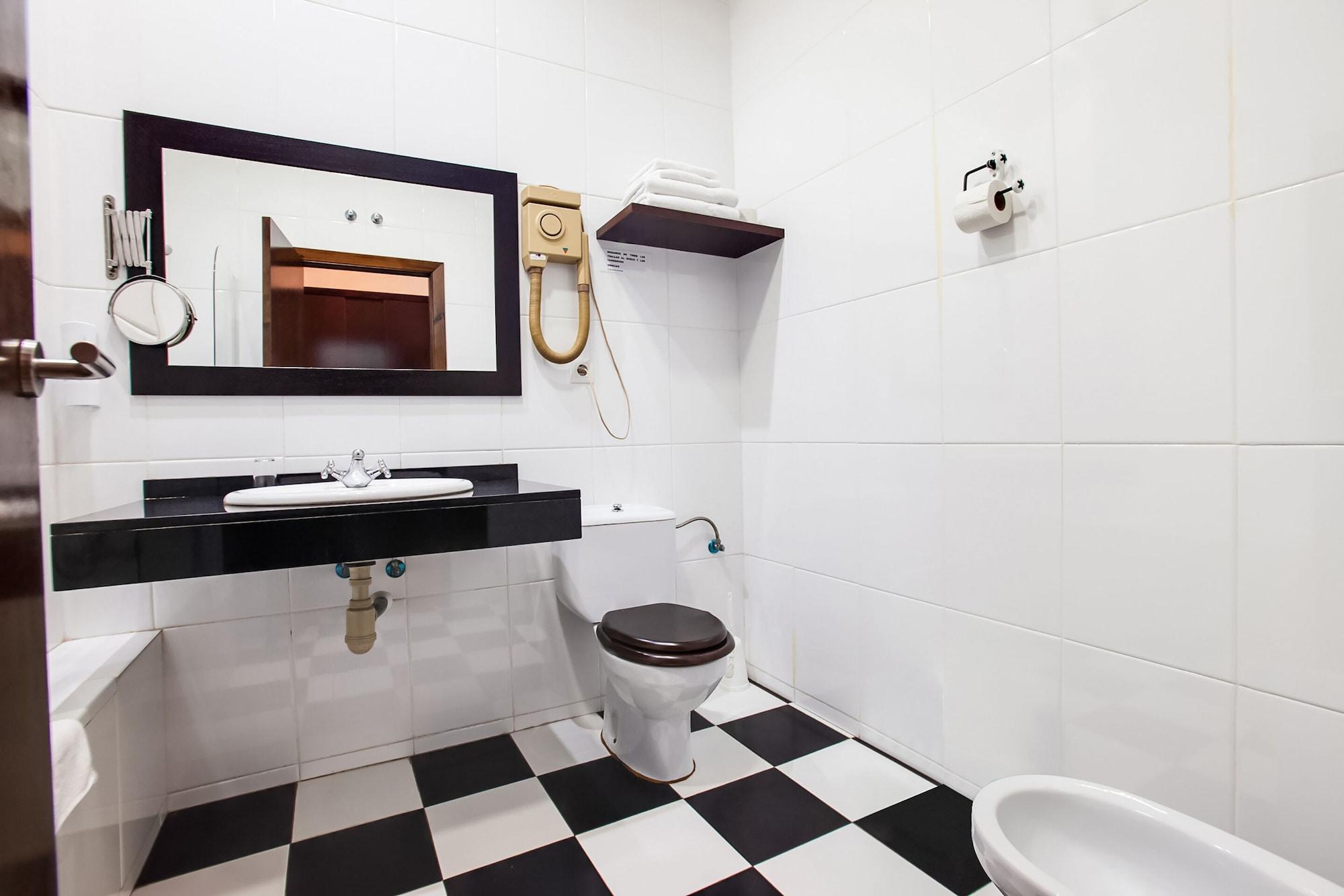 Oyo Hotel Parque Empresarial Avilés Eksteriør billede