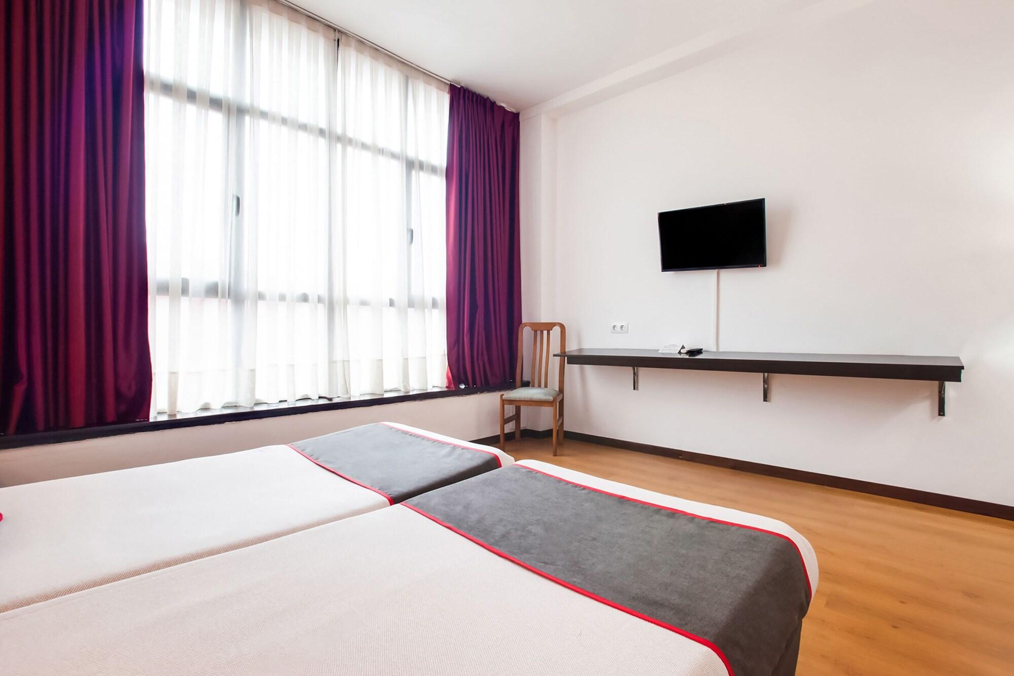 Oyo Hotel Parque Empresarial Avilés Eksteriør billede