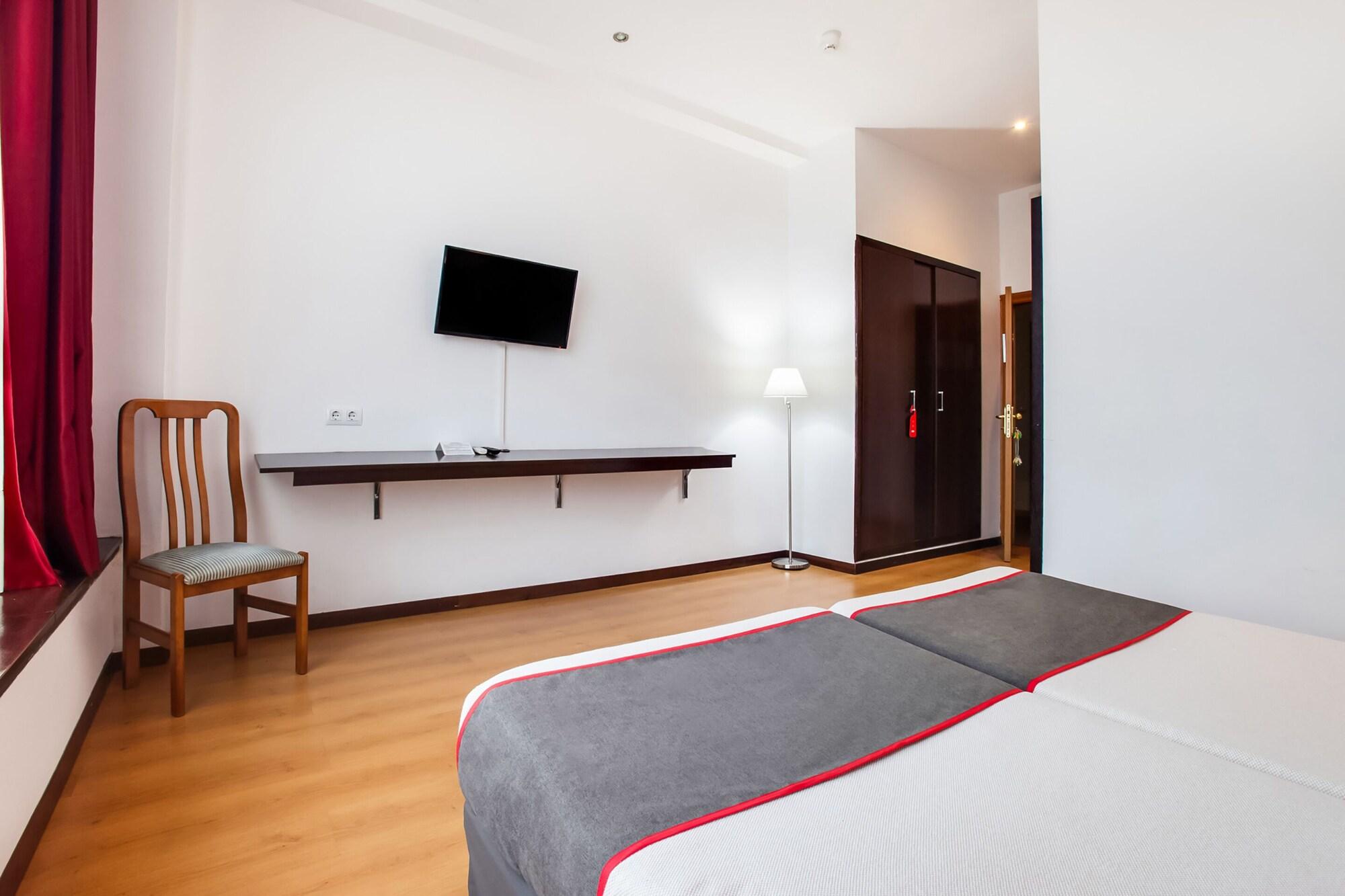 Oyo Hotel Parque Empresarial Avilés Eksteriør billede
