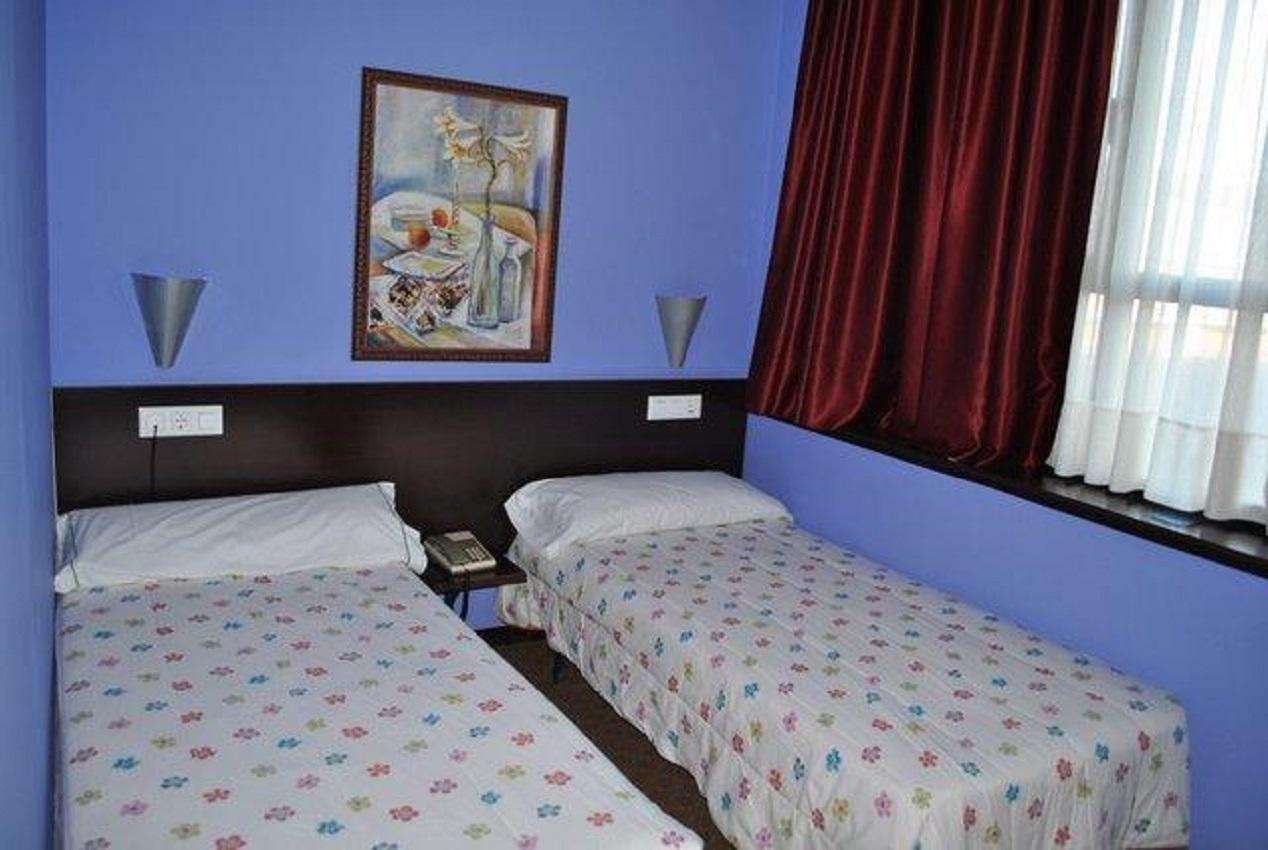 Oyo Hotel Parque Empresarial Avilés Eksteriør billede