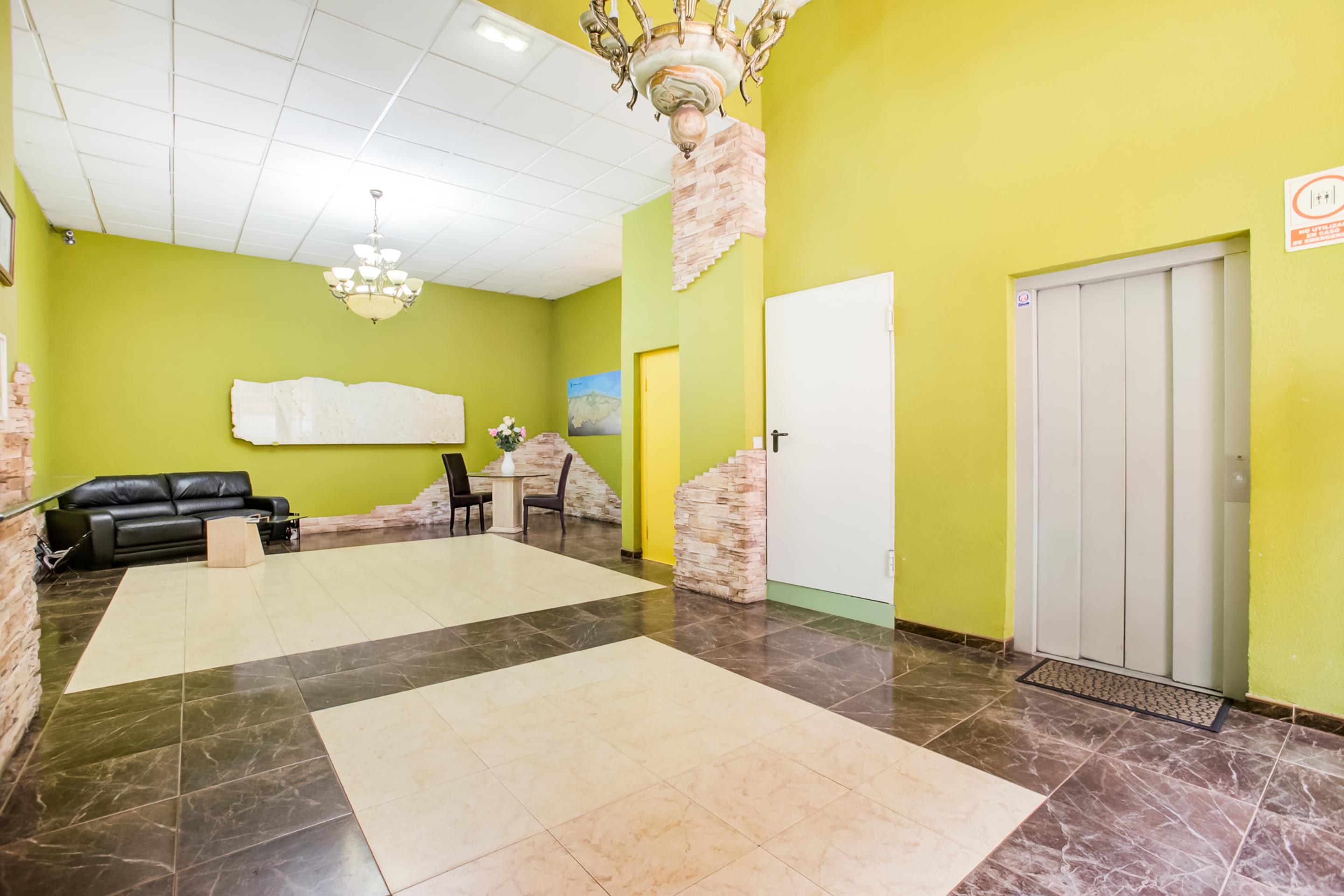 Oyo Hotel Parque Empresarial Avilés Eksteriør billede